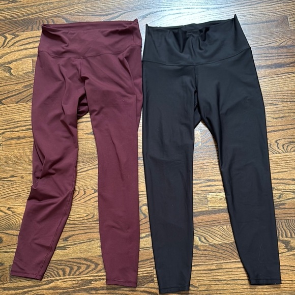Old Navy Active Burgundy and Black High Rise Leggings size L - Picture 1 of 6
